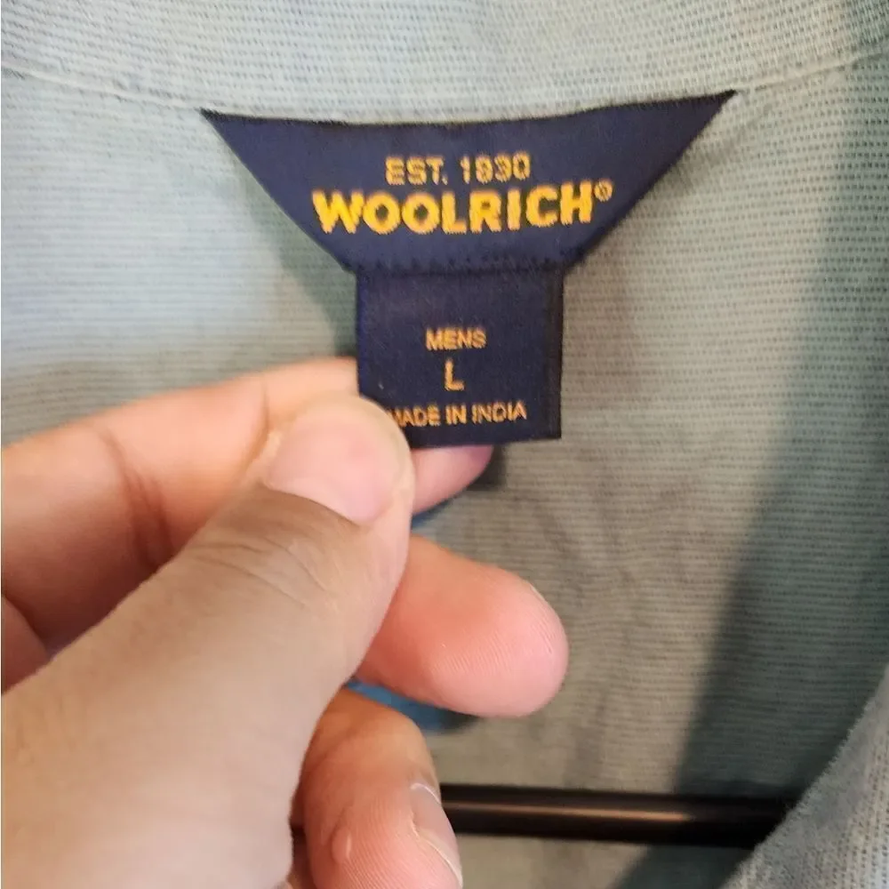 Mens Woolrich button-down shirt, size Large